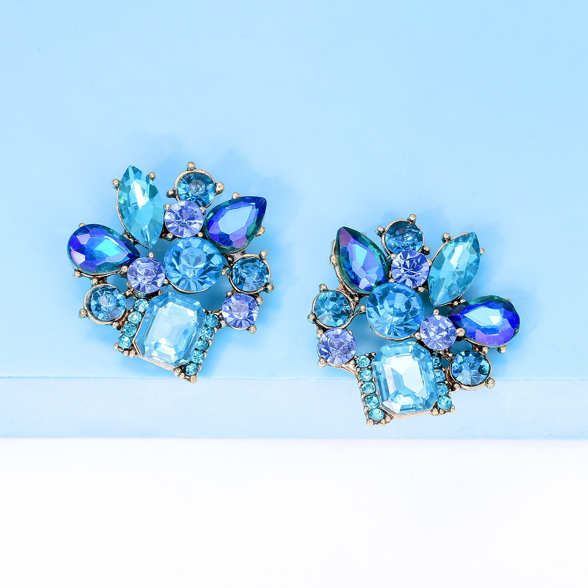 Elegant Luxurious Geometric Alloy Inlay Acrylic Glass Stone Women's Ear Studs display picture 11