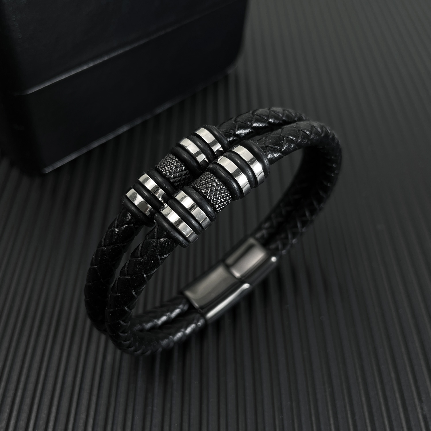 Hip-Hop Retro Stripe Twist 304 Stainless Steel Pu Leather Braid Artificial Leather Men'S Bracelets display picture 2