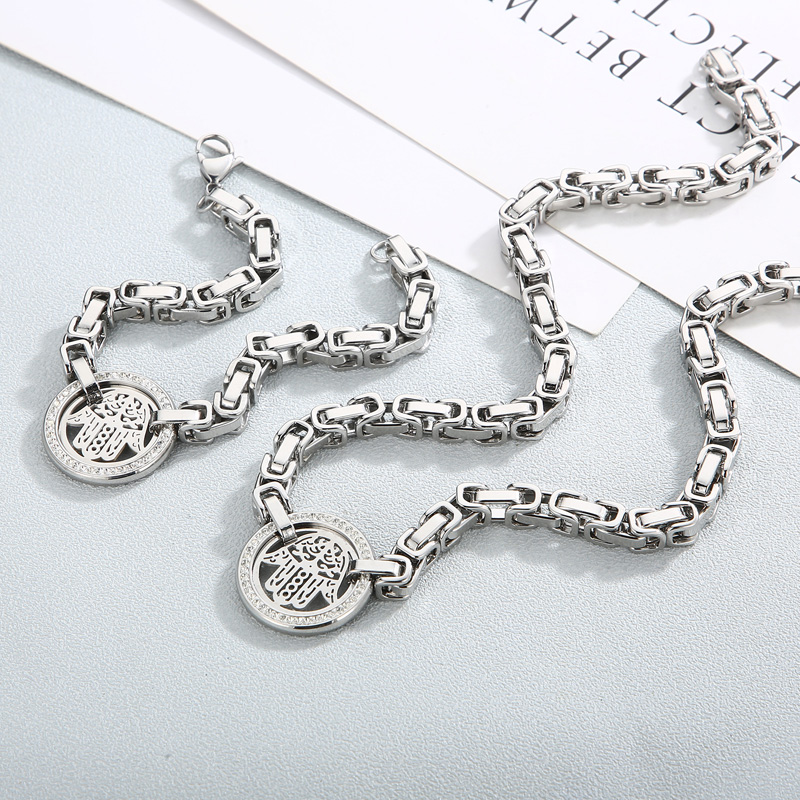 Titanium Steel 18K Gold Plated Elegant Plating Inlay Round Palm Artificial Diamond Bracelets Necklace display picture 3