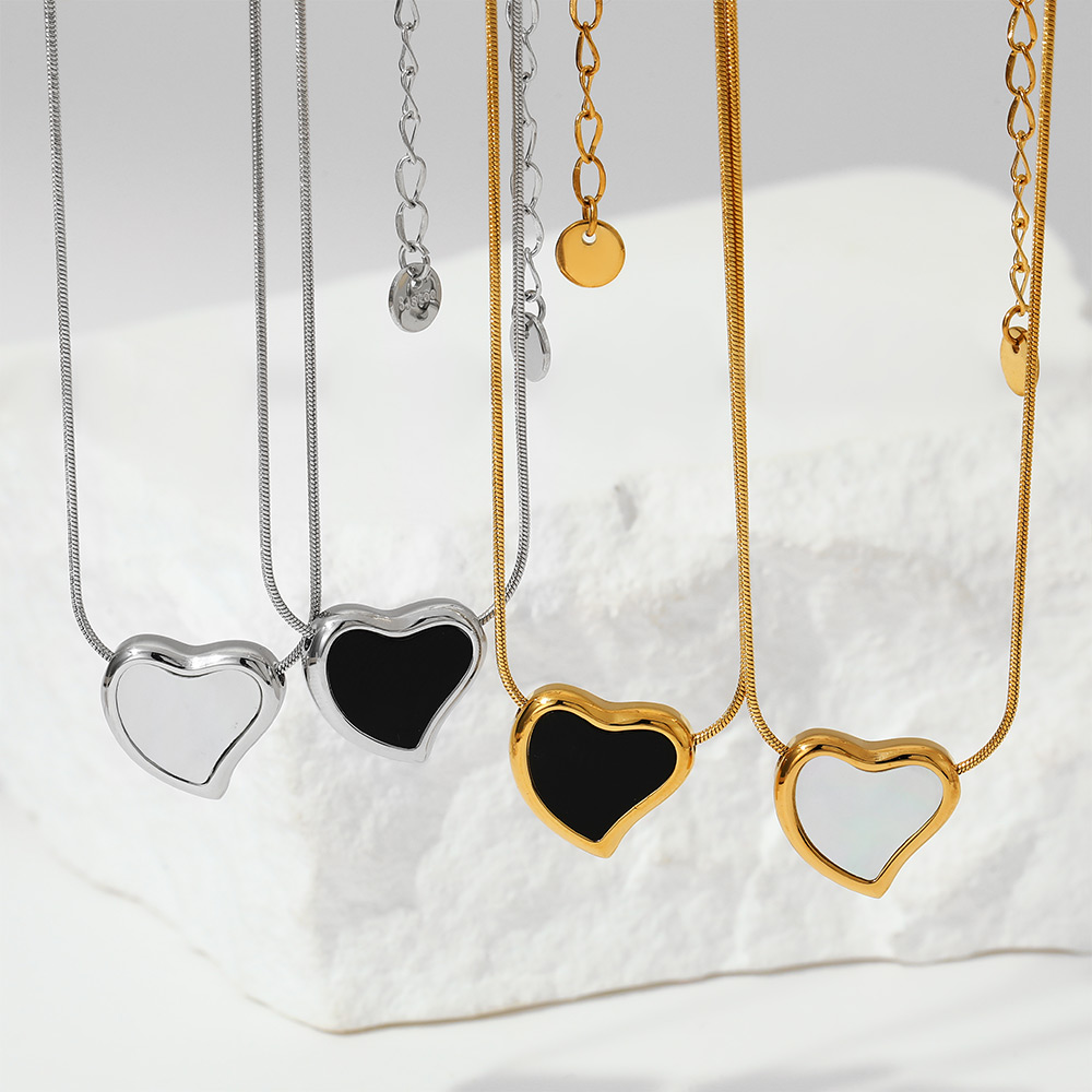 304 Stainless Steel 16K Gold Plated White Gold Plated Gold Plated Casual Simple Style Plating Inlay Heart Shape Artificial Gemstones Necklace display picture 2