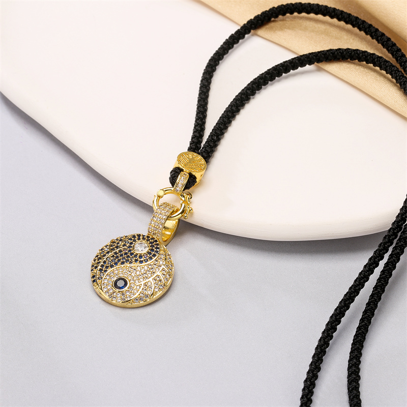 Streetwear Gossip Devil's Eye Copper Plating Inlay Zircon Gold Plated Pendant Necklace display picture 4