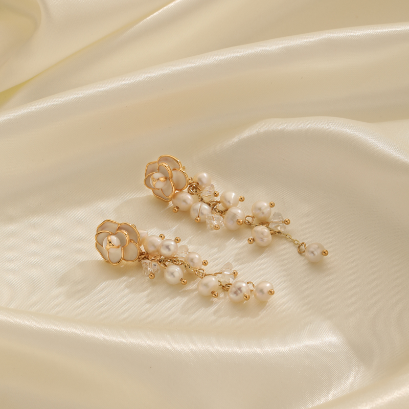 1 Paar Klassisch Französische Art Pastoral Blume Perlen Emaille Überzug Süßwasserperle Kupfer 18 Karat Vergoldet Tropfenohrringe display picture 1