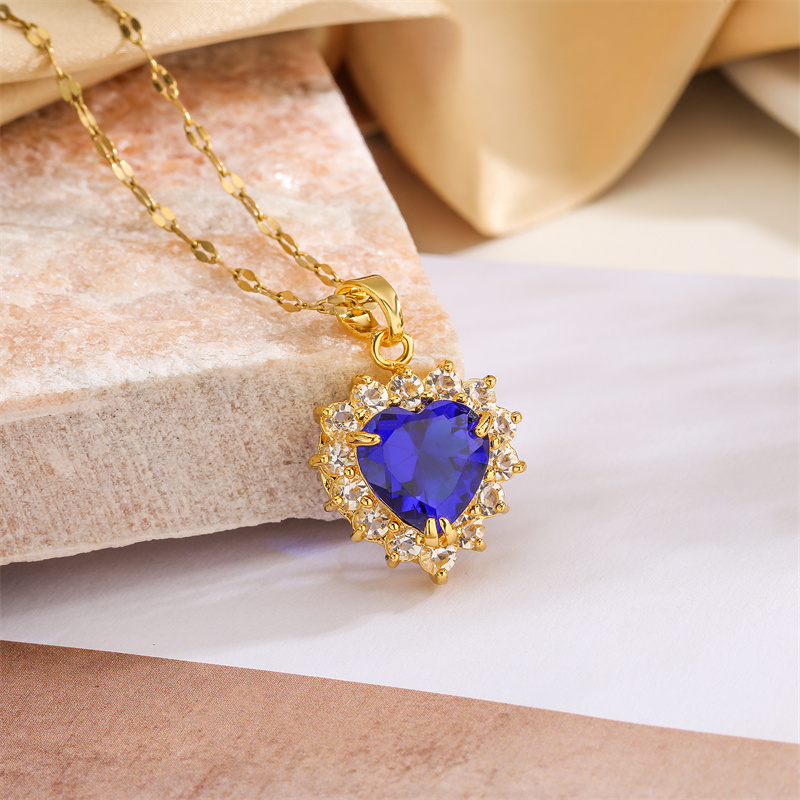 Ig Style Simple Style Heart Shape Stainless Steel Copper Plating Inlay Zircon Gold Plated Pendant Necklace display picture 4