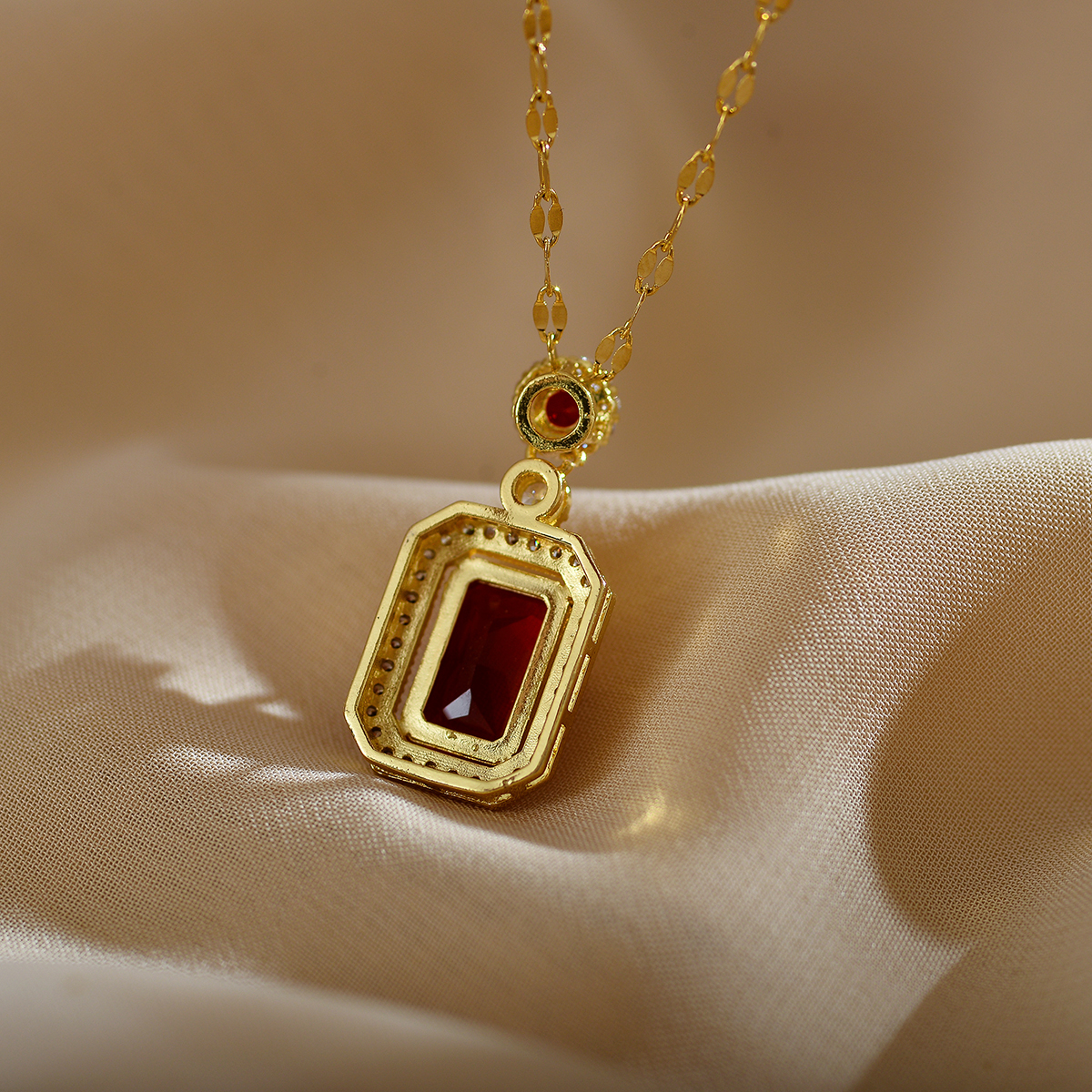 Simple Style Rectangle Titanium Steel Copper Inlay Zircon Pendant Necklace display picture 2