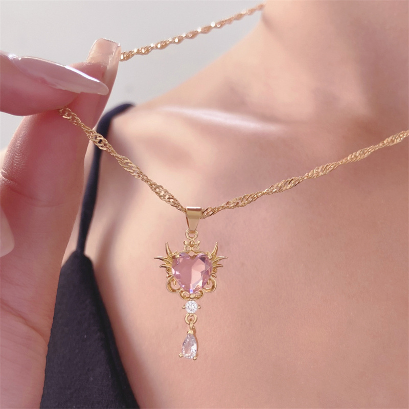 Romantic Shiny Heart Shape Rhombus Copper Plating Inlay Crystal Rhinestones Zircon 18k Gold Plated Gold Plated Silver Plated Pendant Necklace display picture 4