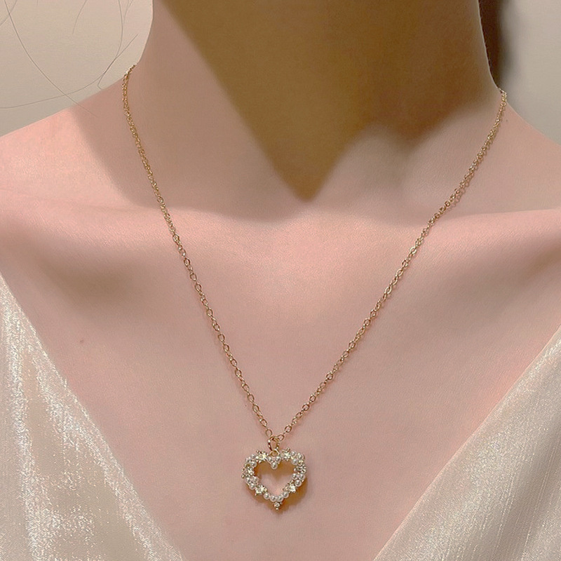 Romantic Shiny Heart Shape Rhombus Copper Plating Inlay Crystal Rhinestones Zircon 18k Gold Plated Gold Plated Silver Plated Pendant Necklace display picture 7