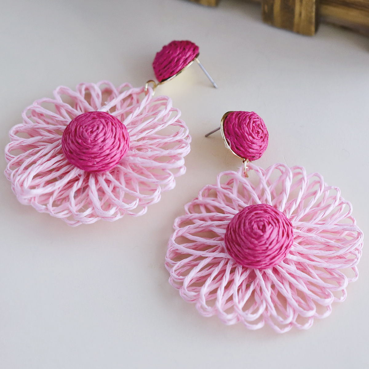1 Pair Ig Style Vacation Flower Handmade Raffia Drop Earrings display picture 2