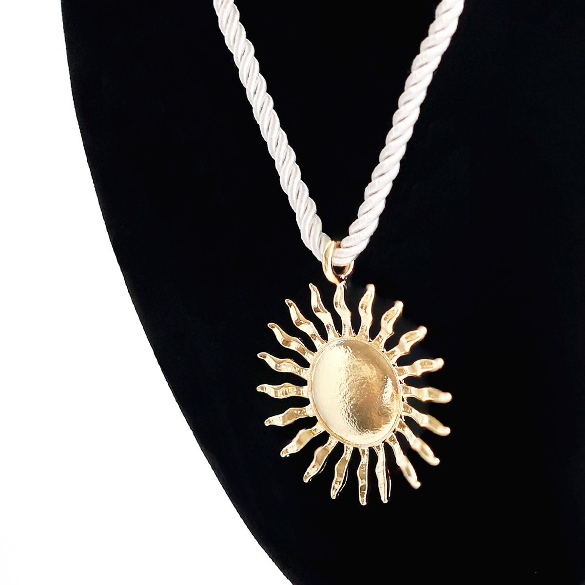 Casual Simple Style Sun Flower Alloy Women's Pendant Necklace Long Necklace display picture 5