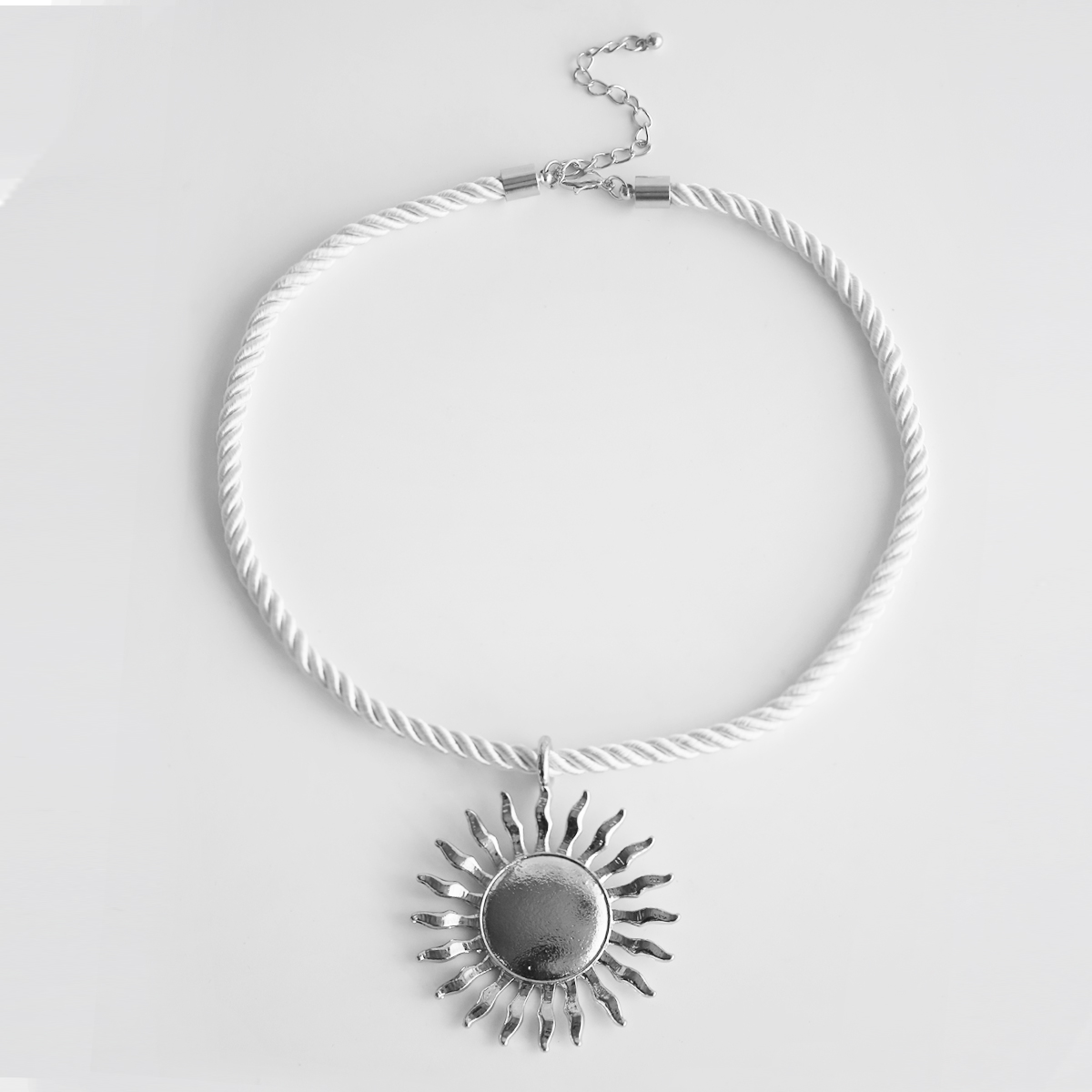 Casual Simple Style Sun Flower Alloy Women's Pendant Necklace Long Necklace display picture 8
