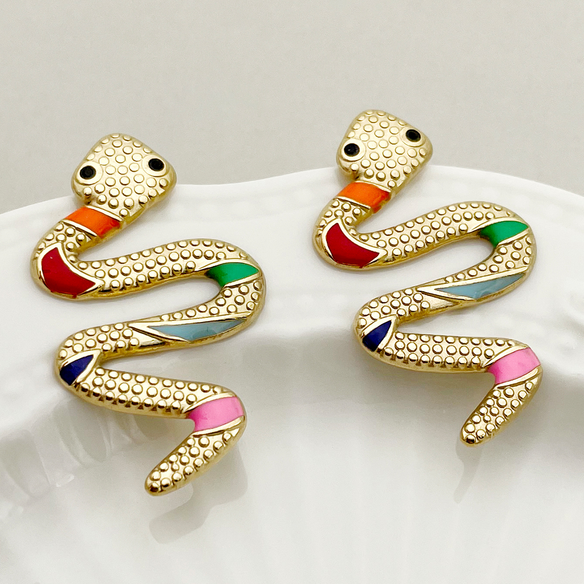 1 Pair Exaggerated Funny Snake Polishing Enamel Plating 304 Stainless Steel 14K Gold Plated Ear Studs display picture 1