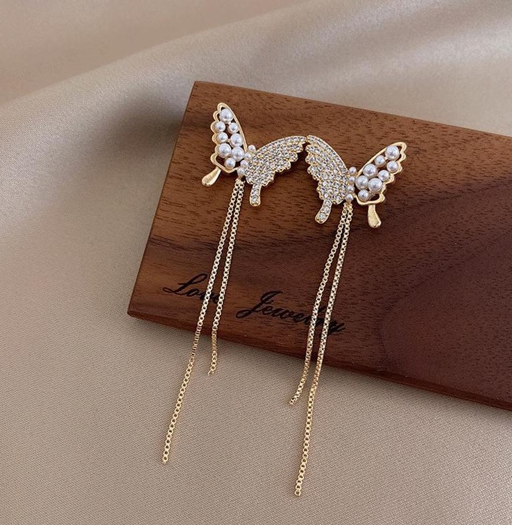 1 Pair Fairy Style Elegant Butterfly Plating Inlay Alloy Artificial Rhinestones Artificial Pearls Drop Earrings display picture 1