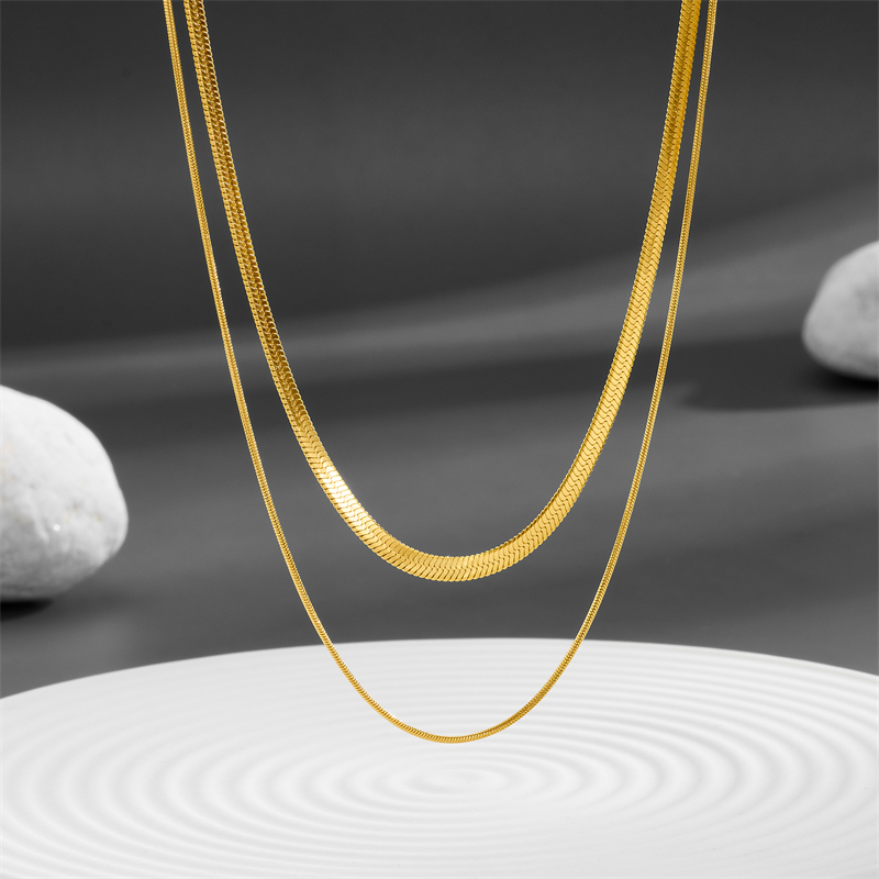 Titanium Steel 18K Gold Plated Casual Simple Style Plating Solid Color Layered Necklaces display picture 3