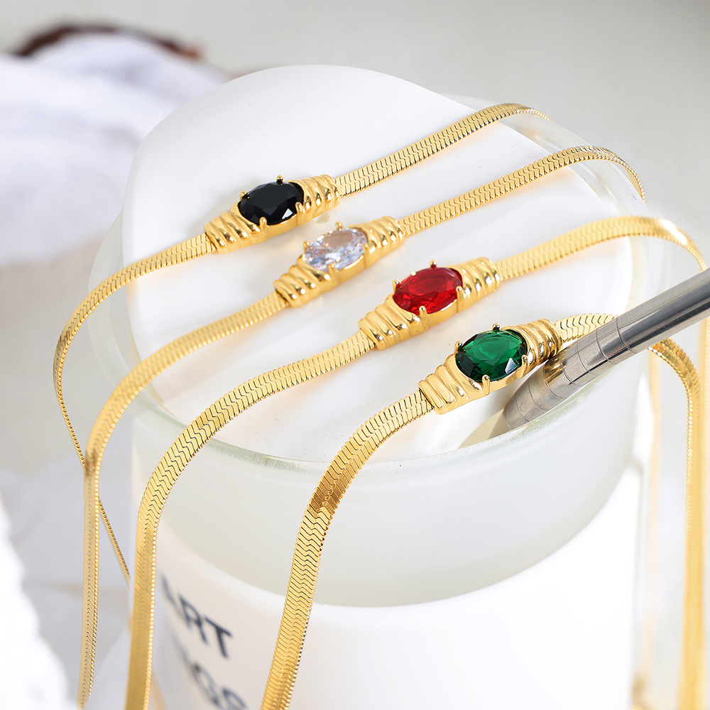 Elegant Luxurious Geometric Titanium Steel Plating 18k Gold Plated Bracelets Necklace display picture 1