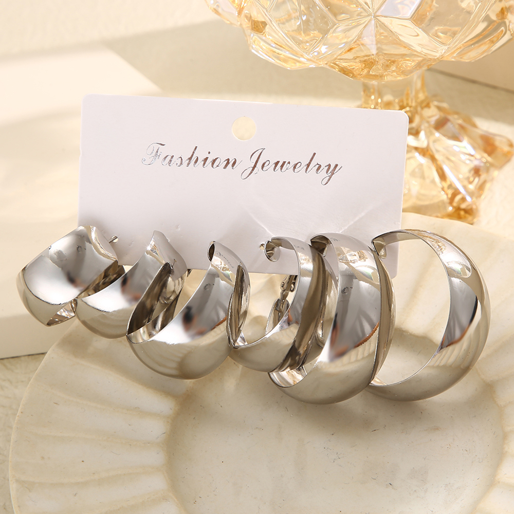3 Pairs Vintage Style Exaggerated C Shape Round Plating Alloy Gold Plated Silver Plated Hoop Earrings display picture 9