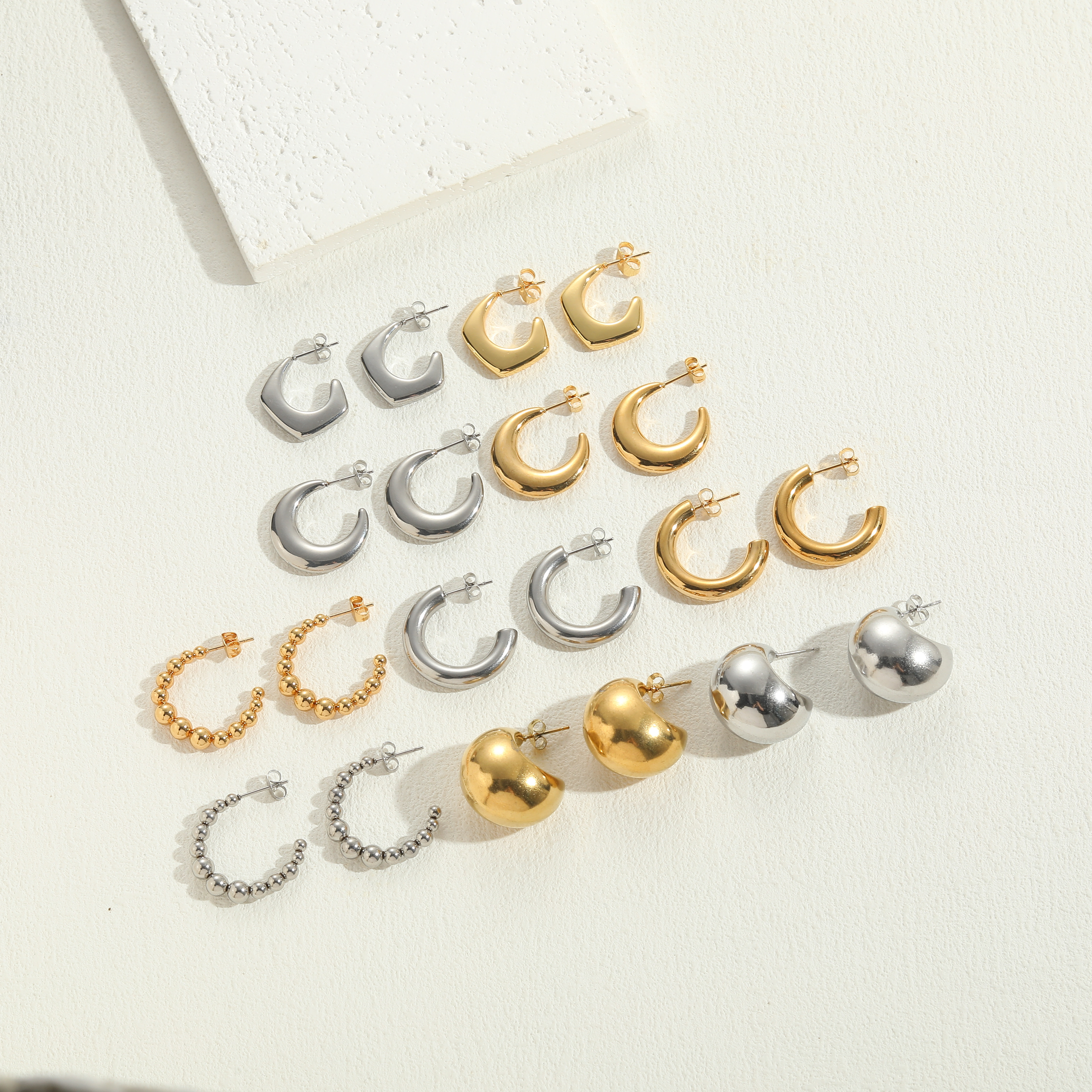 1 Pair Simple Style Classic Style C Shape Plating 304 Stainless Steel Copper Ear Studs display picture 7