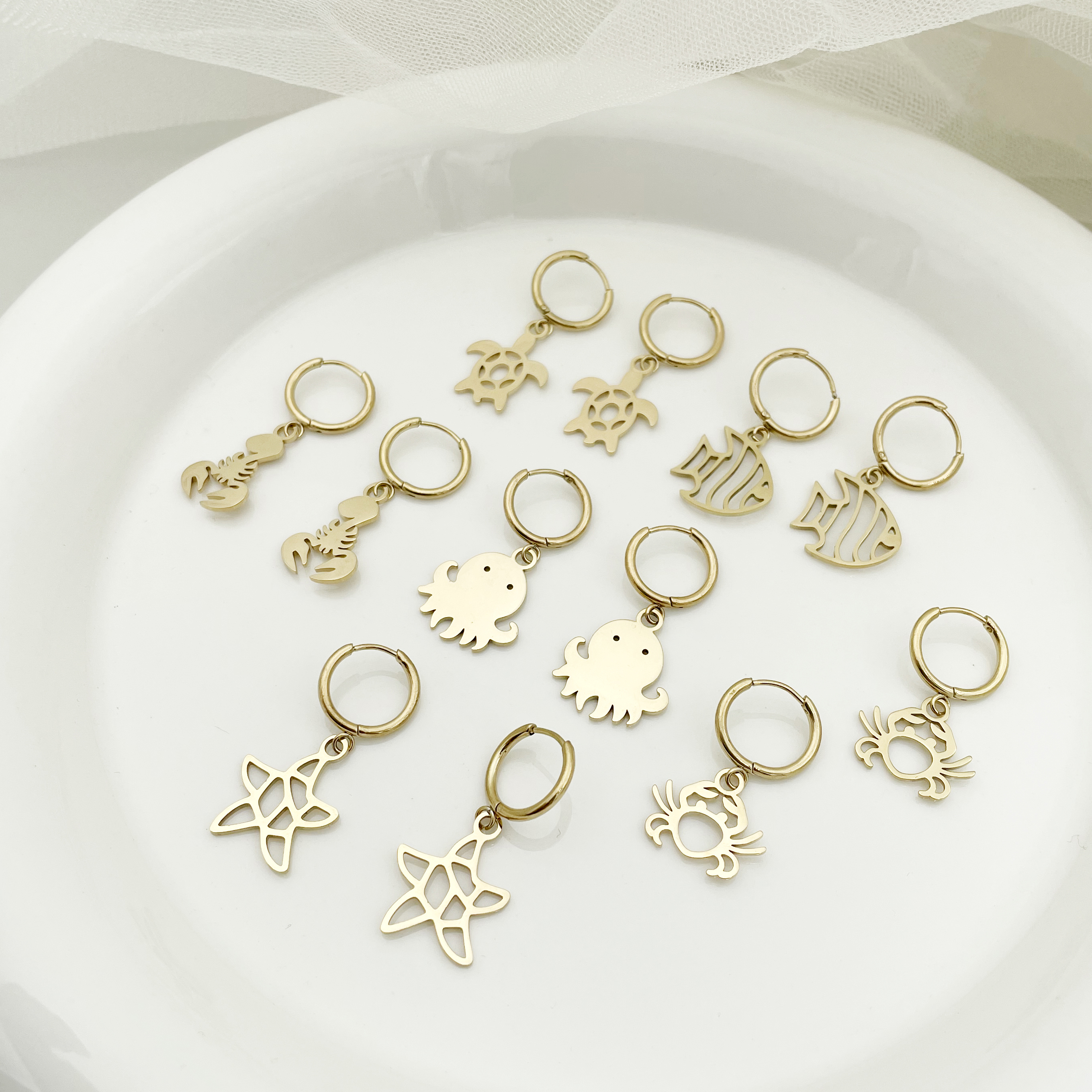 1 Pair Simple Style Animal Cross Airplane Plating 304 Stainless Steel 14K Gold Plated Earrings display picture 2