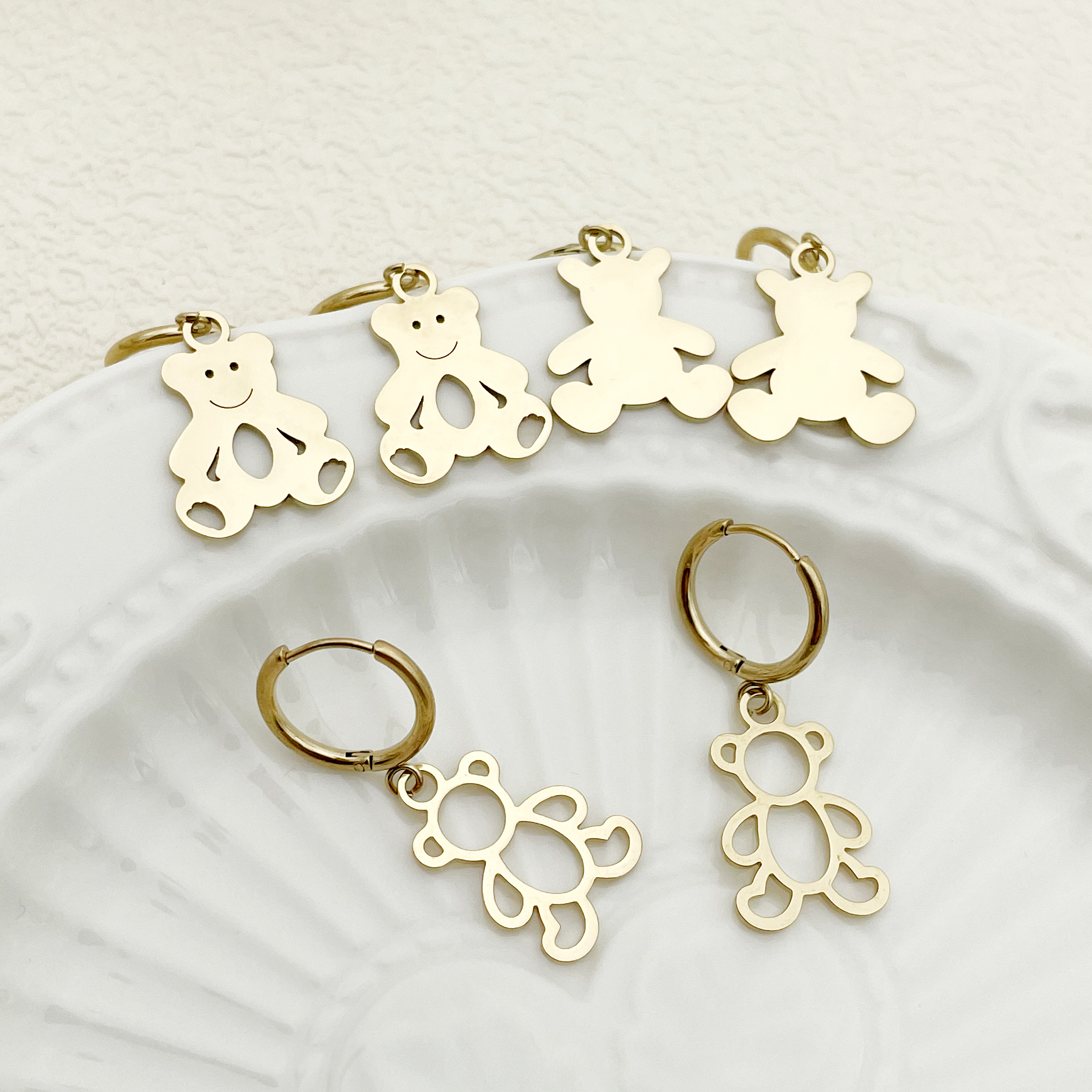1 Pair Simple Style Animal Cross Airplane Plating 304 Stainless Steel 14K Gold Plated Earrings display picture 5