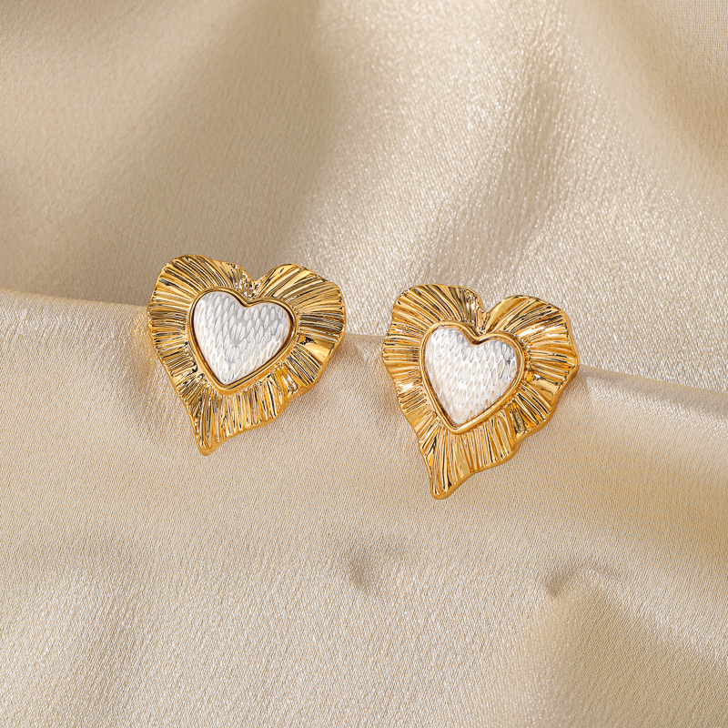 1 Pair Casual Lady Commute Heart Shape Plating Inlay Imitation Pearl Copper Zircon 18k Gold Plated Ear Studs display picture 2
