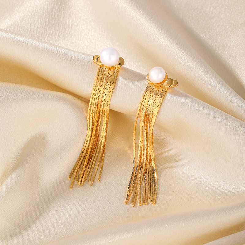 1 Pair Elegant Romantic Artistic Tassel Plating Imitation Pearl Copper 18k Gold Plated Drop Earrings display picture 1