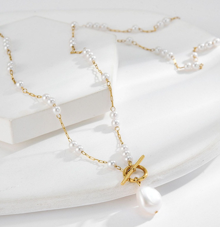 Einfacher Stil Runden Perle Titan Stahl Überzug 18 Karat Vergoldet Halskette display picture 1