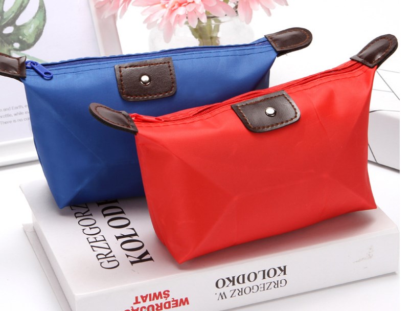 Women's All Seasons Nylon Solid Color Elegant Dumpling Shape Zipper Cosmetic Bag display picture 2