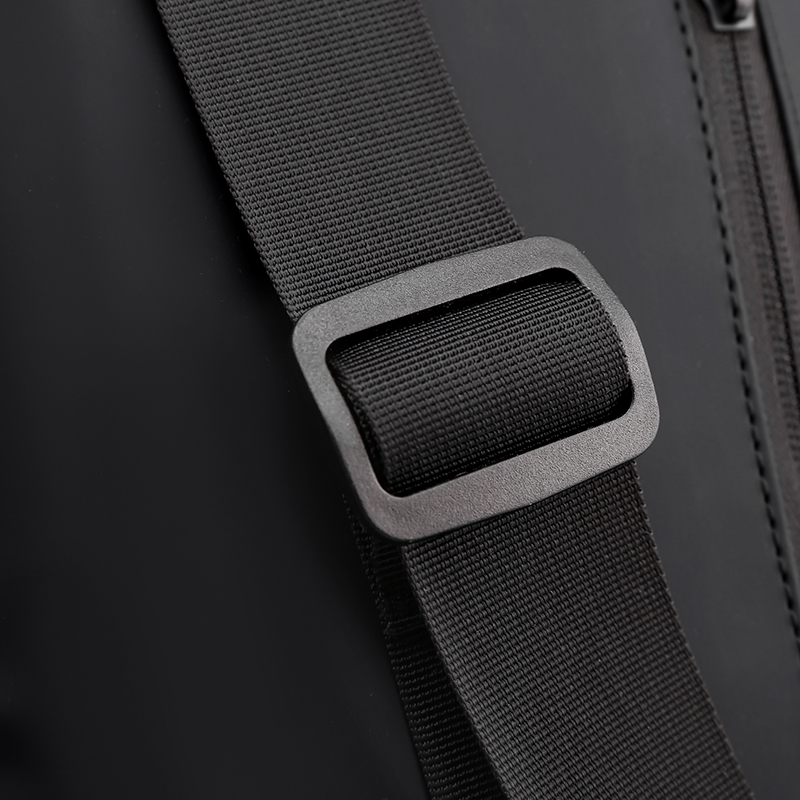 Men's Color Block Solid Color Nylon Sewing Thread Zipper Crossbody Bag display picture 10