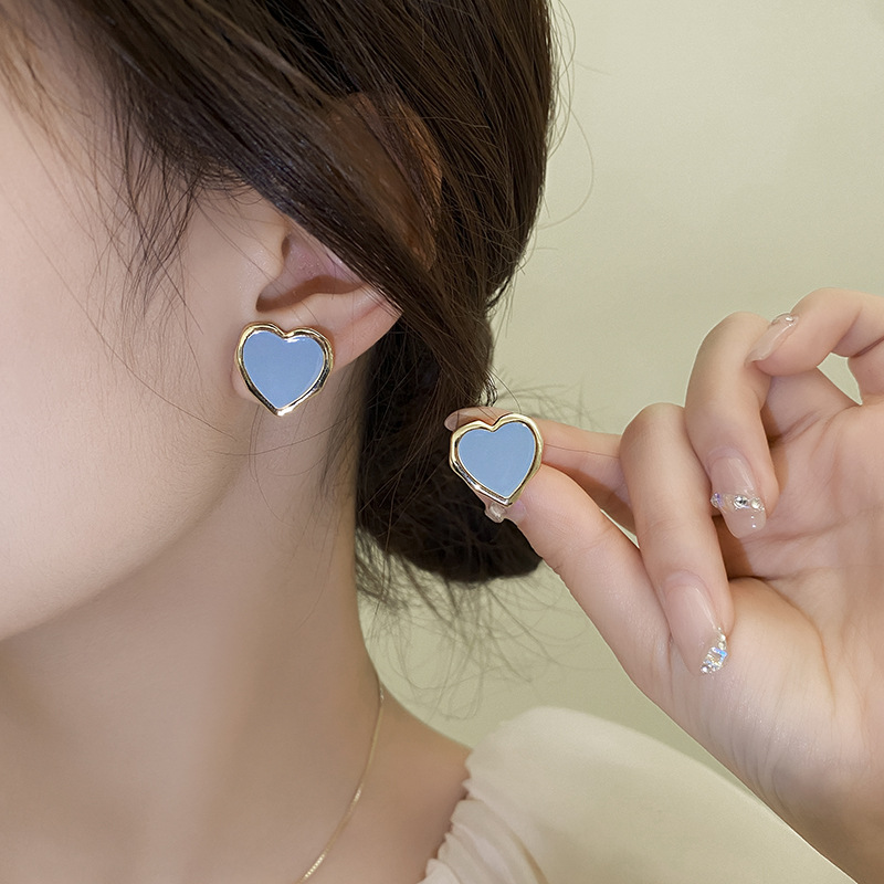 1 Pair Simple Style Korean Style Heart Shape Enamel Alloy Ear Studs display picture 4