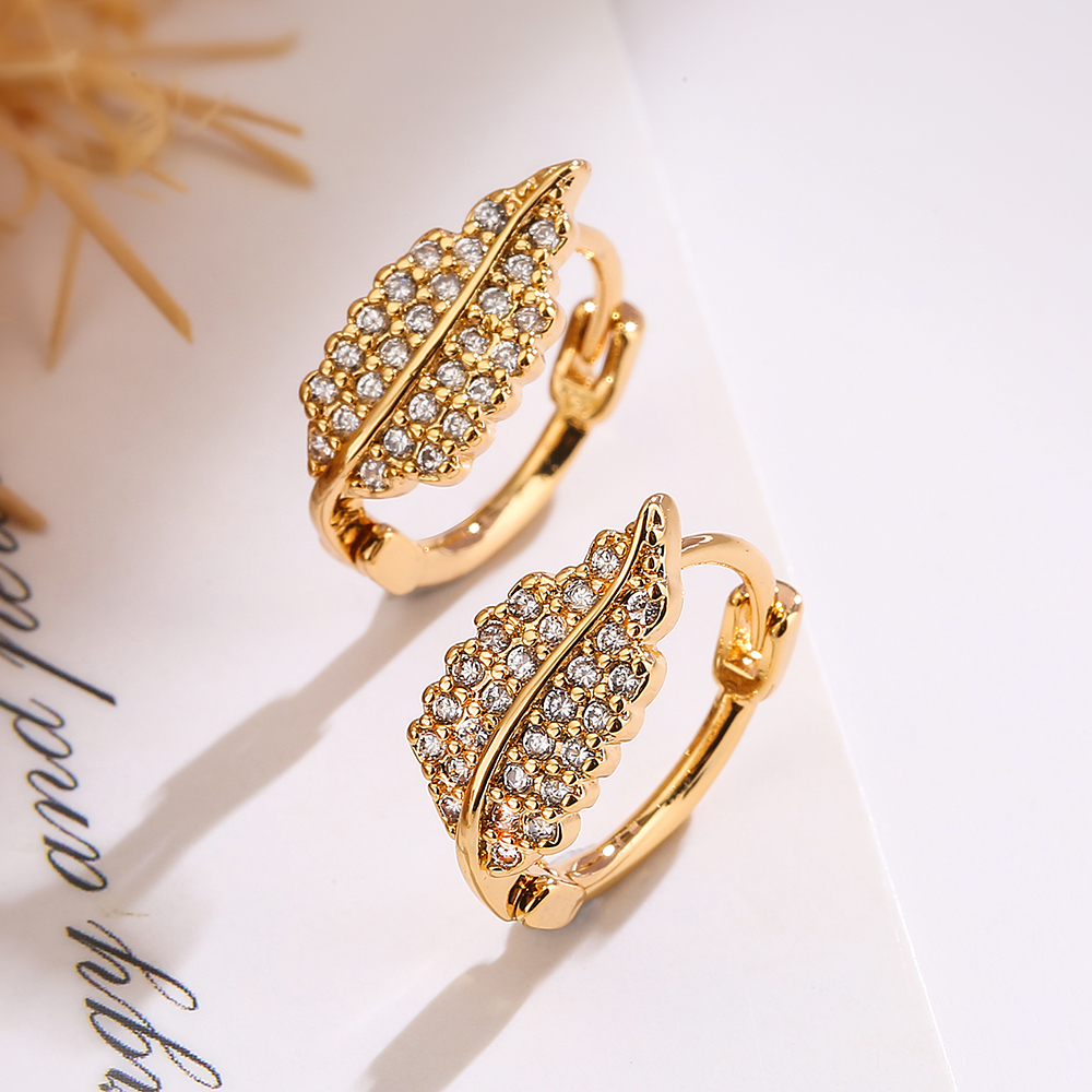 1 Pair Simple Style Commute Leaf Plating Inlay Copper Zircon 18k Gold Plated Earrings display picture 4