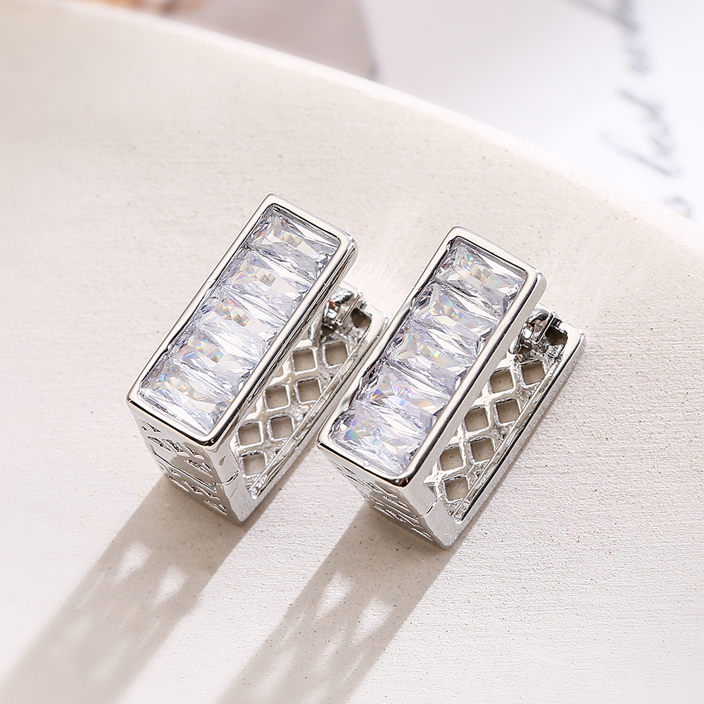 1 Pair Simple Style Commute Square Plating Inlay Copper Zircon 18k Gold Plated Earrings display picture 5