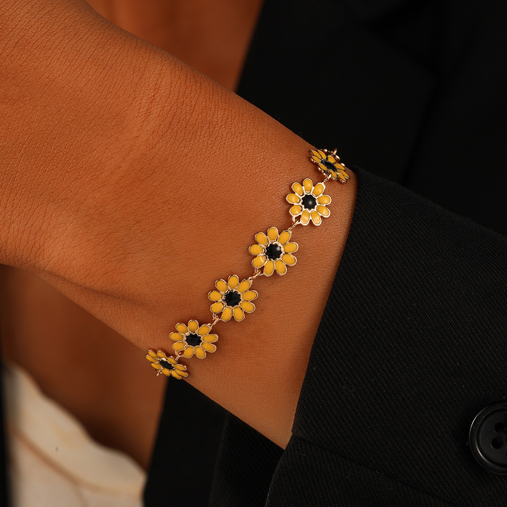 Kupfer 14 Karat Vergoldet Süß Süss Pastoral Blume Gänseblümchen Emaille Armbänder display picture 2