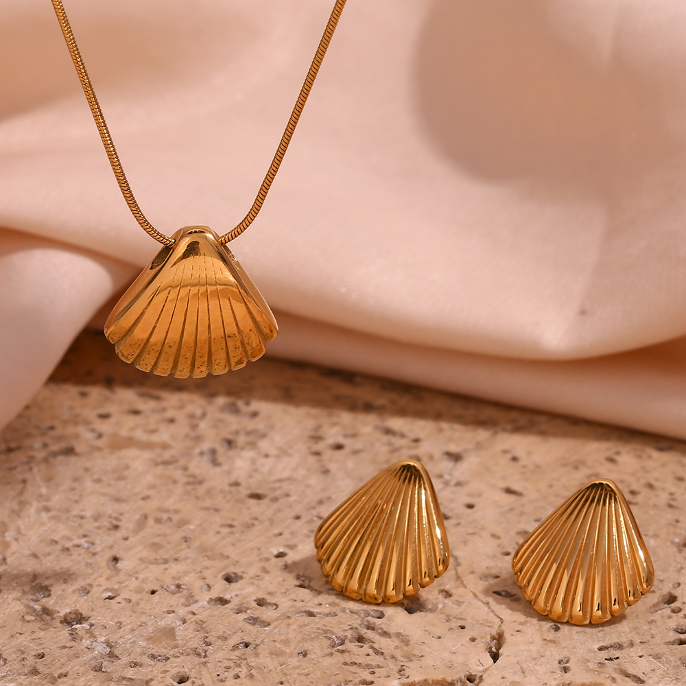 Vacances Style Simple Coquille Acier Inoxydable Placage Plaqué Or 18k Des Boucles D'oreilles Collier display picture 1