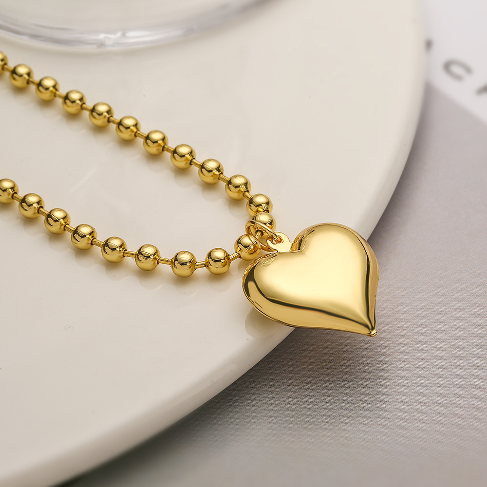 Simple Style Commute Heart Shape Copper Plating 18k Gold Plated Pendant Necklace display picture 5