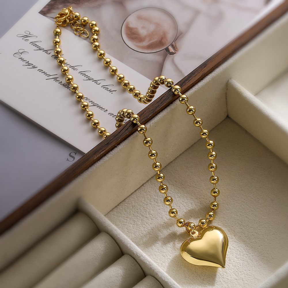 Simple Style Commute Heart Shape Copper Plating 18k Gold Plated Pendant Necklace display picture 2