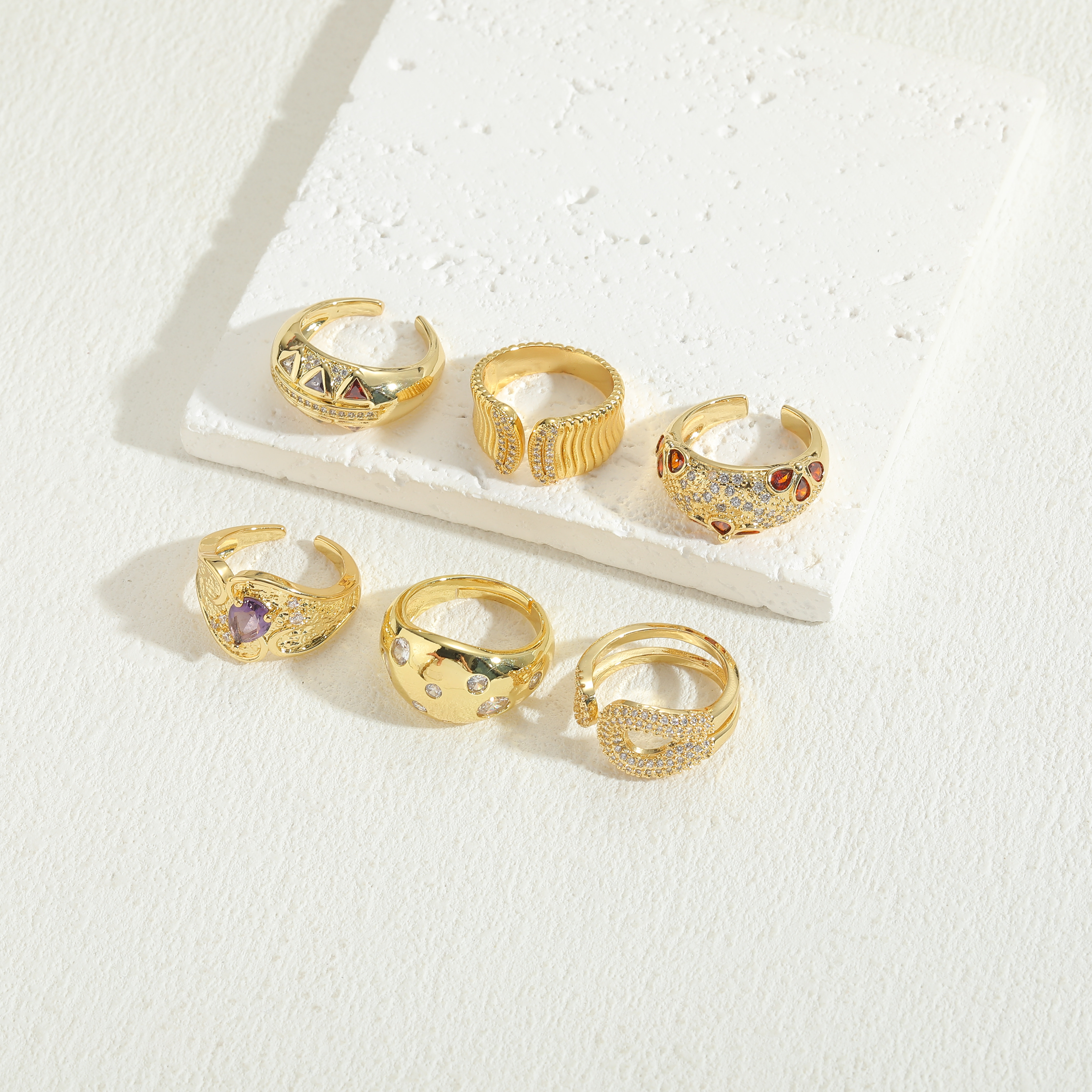 Elegant Luxuriös Herzform Kupfer Überzug Inlay Zirkon 14 Karat Vergoldet Offener Ring display picture 7