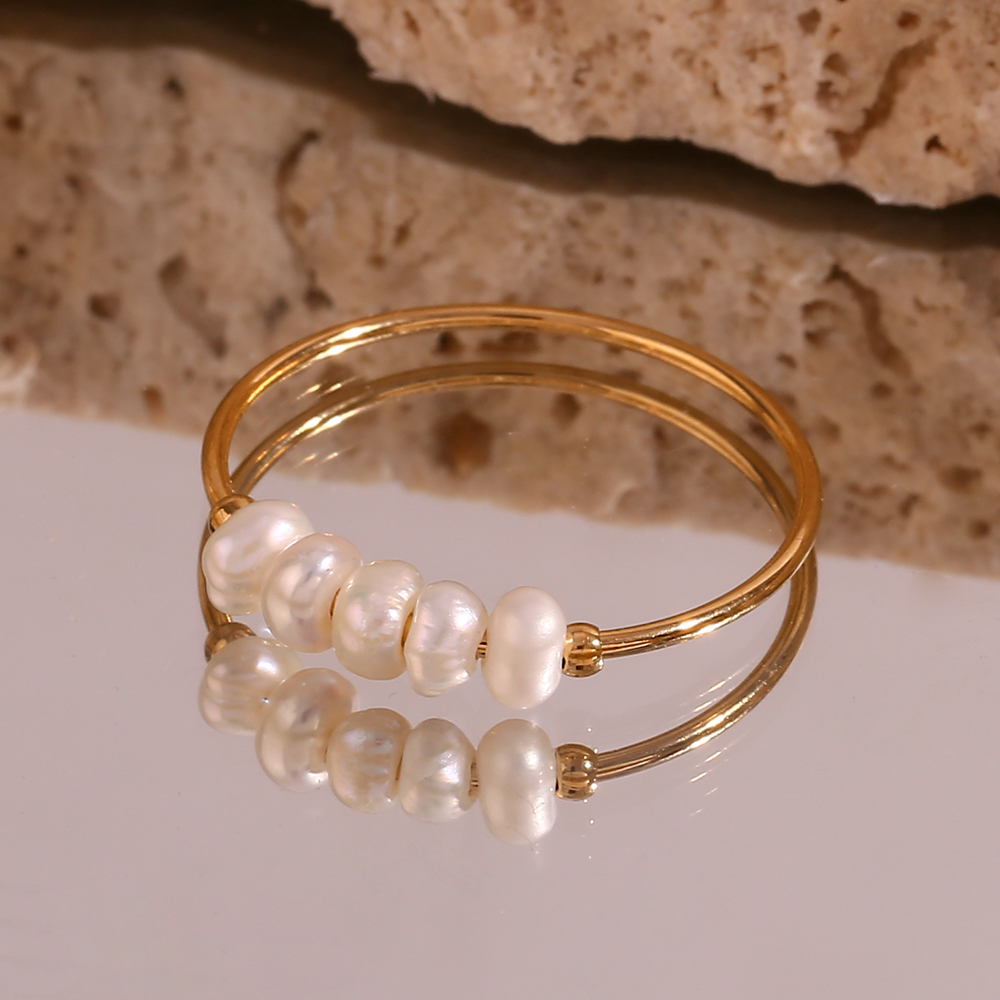Simple Style Solid Color Stainless Steel Freshwater Pearl Beaded Plating 18k Gold Plated Rings display picture 5