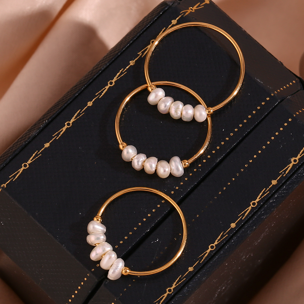 Einfacher Stil Einfarbig Rostfreier Stahl Süßwasserperle Perlen Überzug 18 Karat Vergoldet Ringe display picture 7