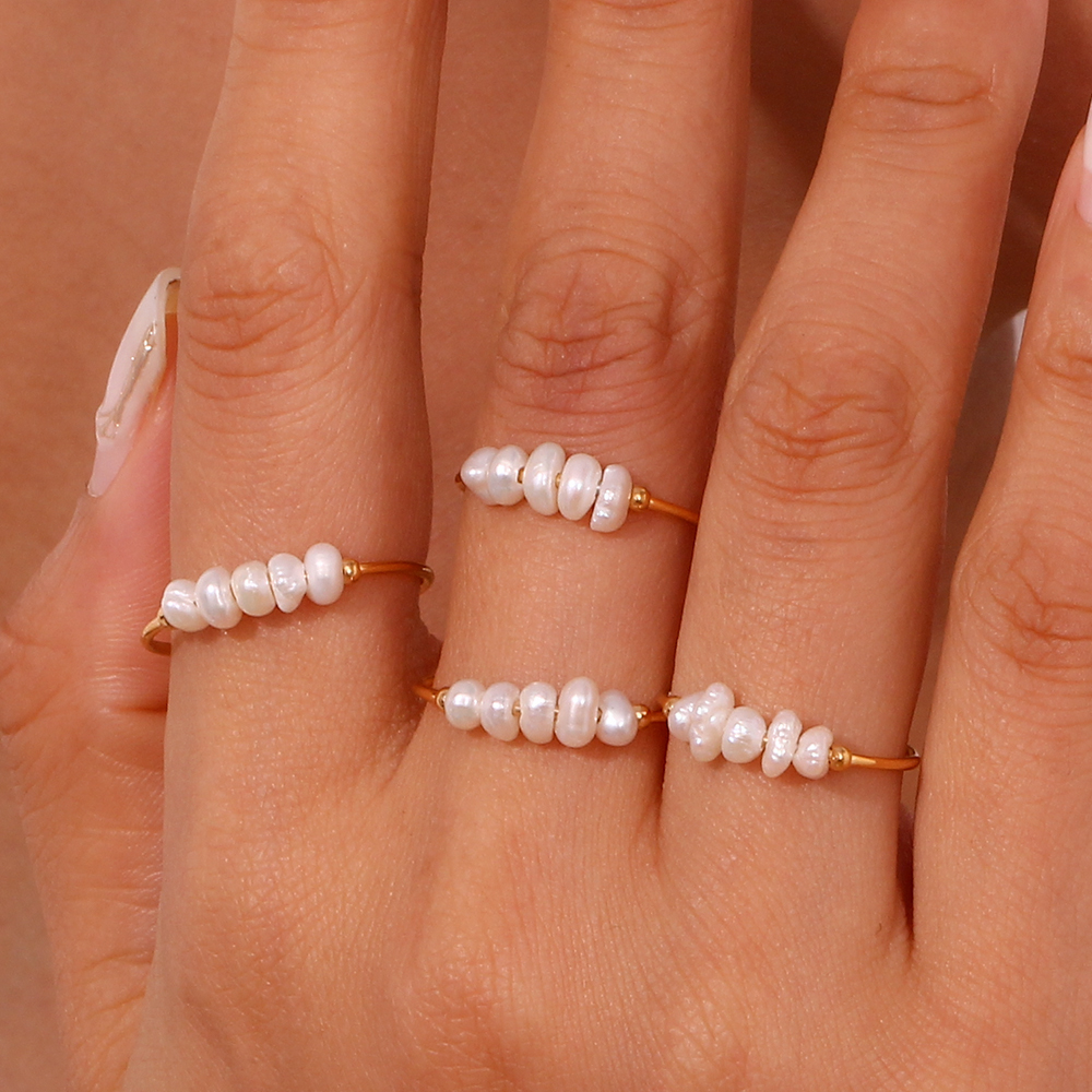 Simple Style Solid Color Stainless Steel Freshwater Pearl Beaded Plating 18k Gold Plated Rings display picture 14