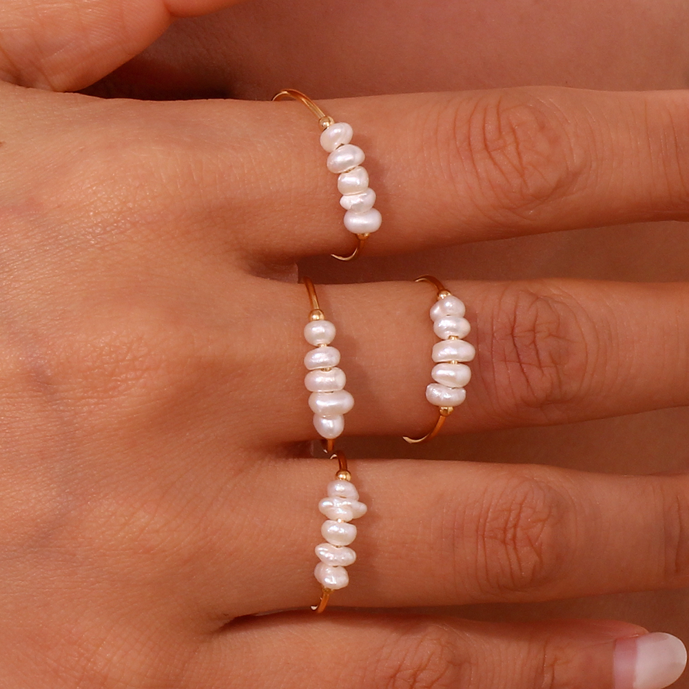 Simple Style Solid Color Stainless Steel Freshwater Pearl Beaded Plating 18k Gold Plated Rings display picture 12