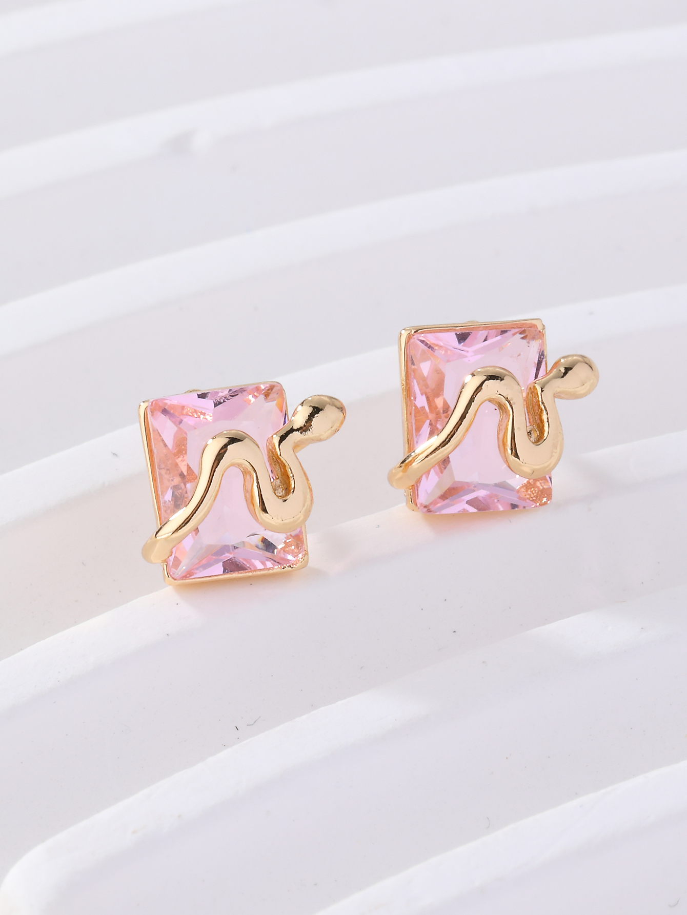 1 Pair Elegant Square Plating Inlay Metal Brass Zircon Gold Plated Ear Studs display picture 2