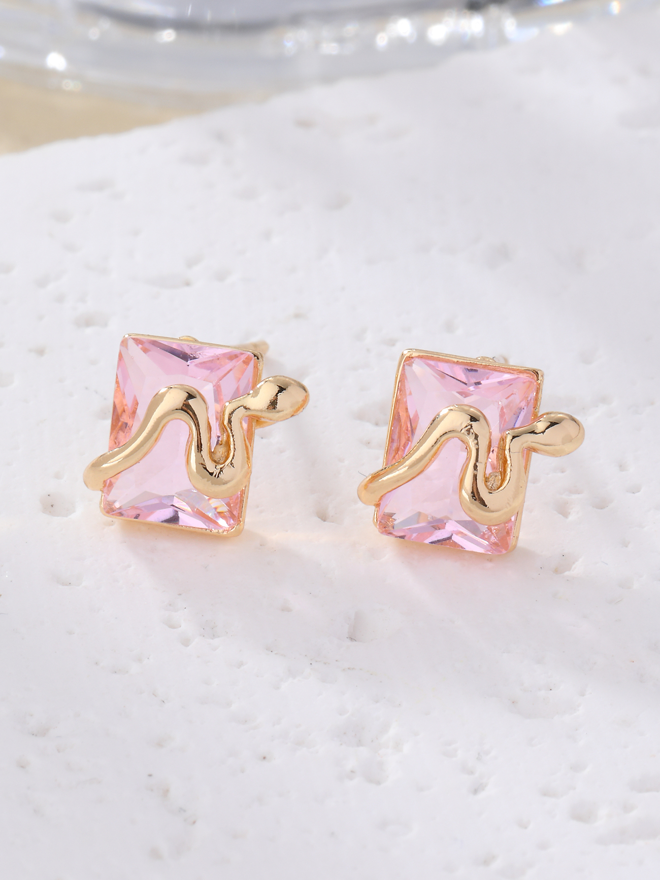 1 Pair Elegant Square Plating Inlay Metal Brass Zircon Gold Plated Ear Studs display picture 1