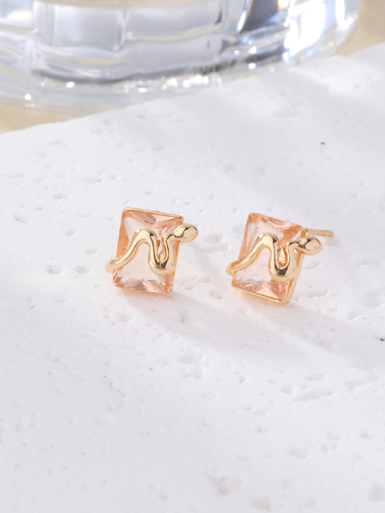 1 Pair Elegant Square Plating Inlay Metal Brass Zircon Gold Plated Ear Studs display picture 7