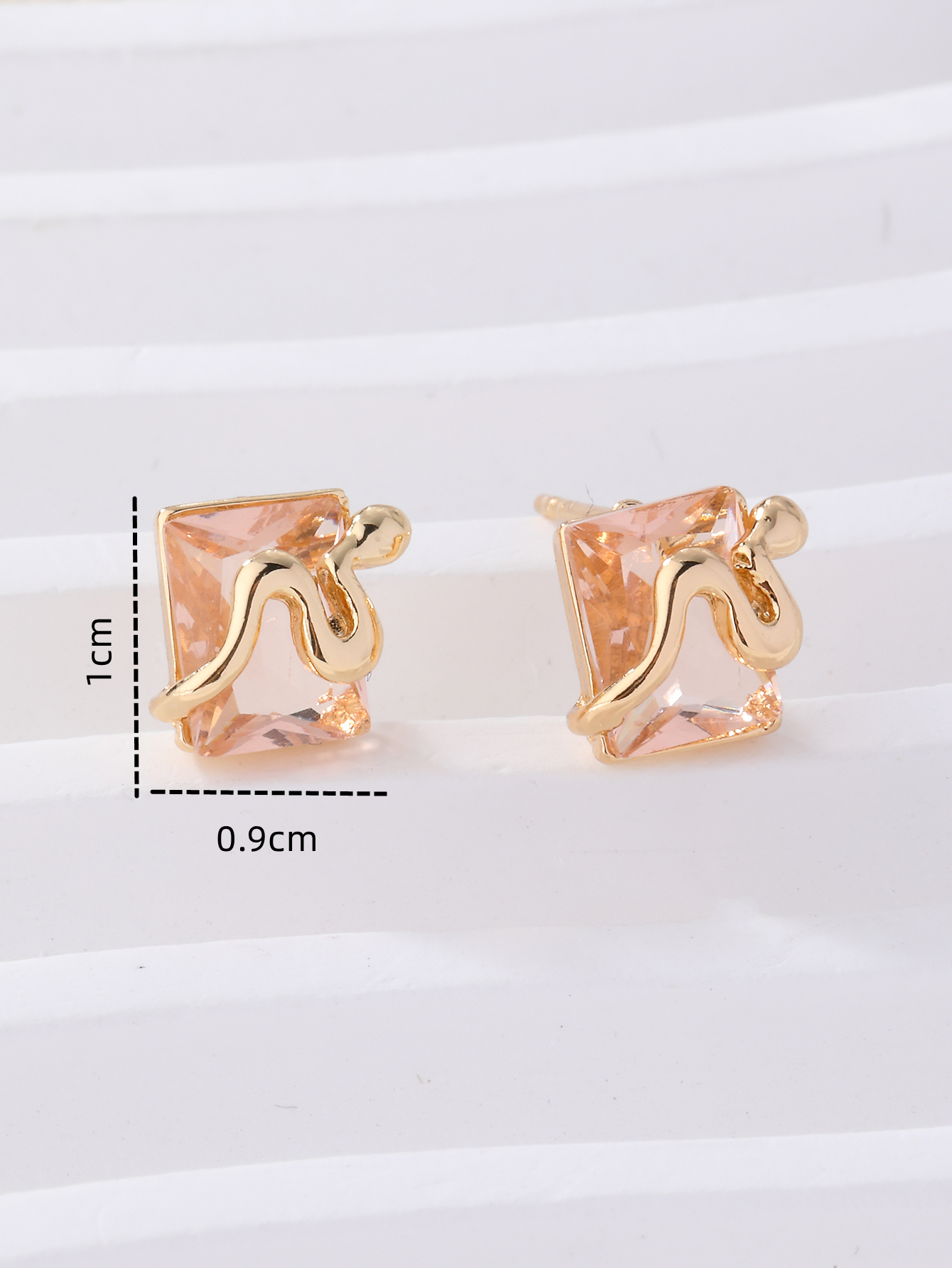 1 Pair Elegant Square Plating Inlay Metal Brass Zircon Gold Plated Ear Studs display picture 9