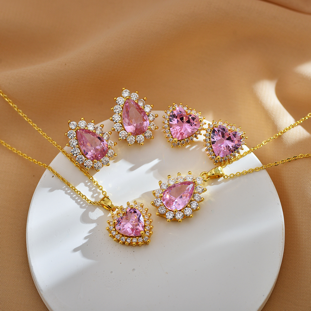 Elegant Sweet Water Droplets Heart Shape Copper Inlay Zircon Earrings Necklace display picture 3