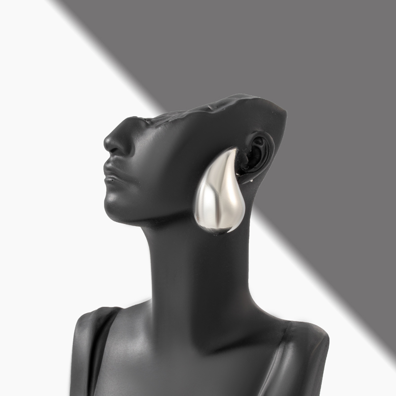 1 Pair Elegant Simple Style Water Droplets Stainless Steel Ear Studs display picture 6
