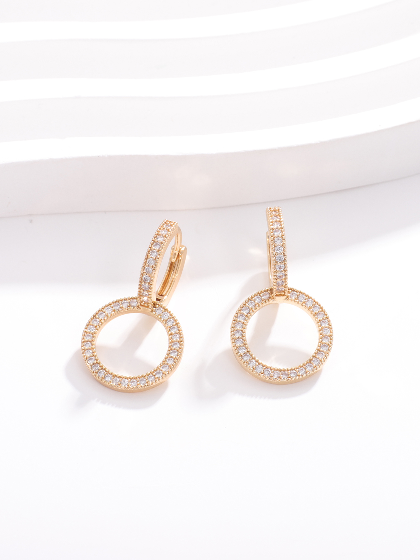 1 Pair Elegant Luxurious Solid Color Plating Inlay Copper Zircon White Gold Plated Gold Plated Drop Earrings display picture 1