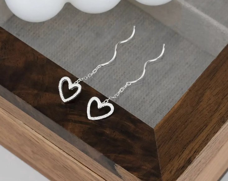1 Pair Elegant Simple Style Heart Shape Plating Sterling Silver Drop Earrings display picture 1