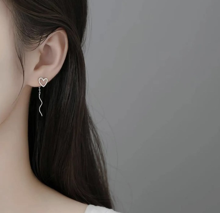 1 Pair Elegant Simple Style Heart Shape Plating Sterling Silver Drop Earrings display picture 2