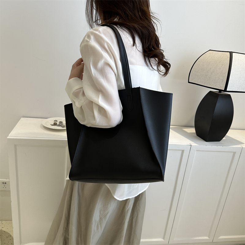 Women's All Seasons Pu Leather Elegant Basic Tote Bag Underarm Bag display picture 5