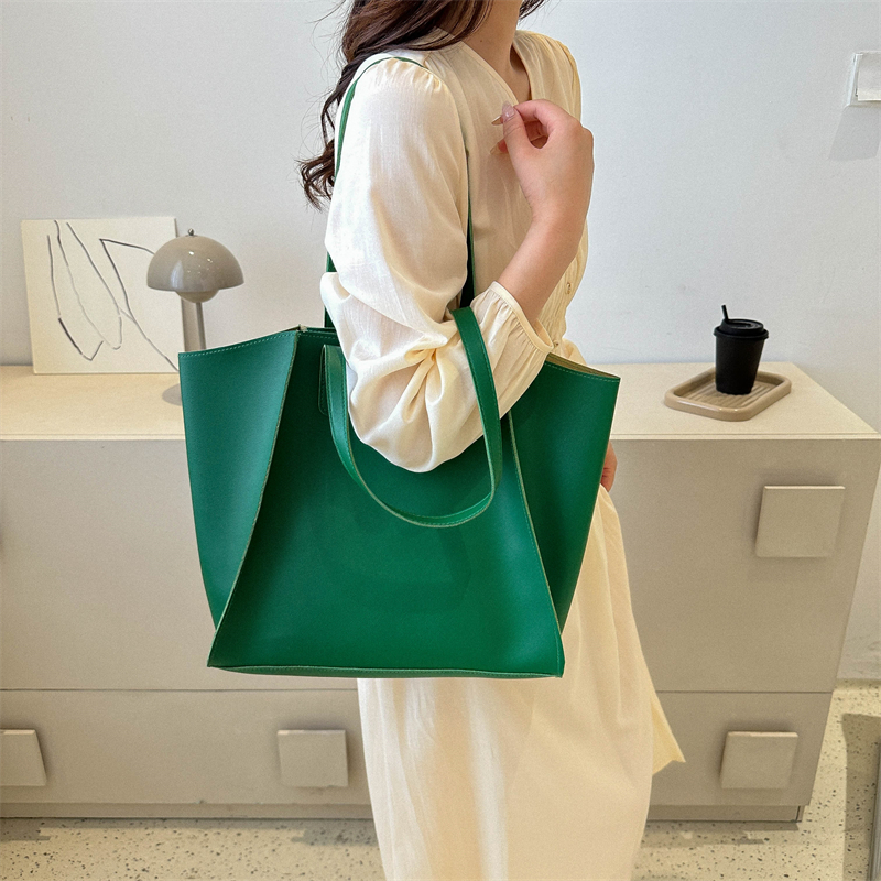 Women's All Seasons Pu Leather Elegant Basic Tote Bag Underarm Bag display picture 4
