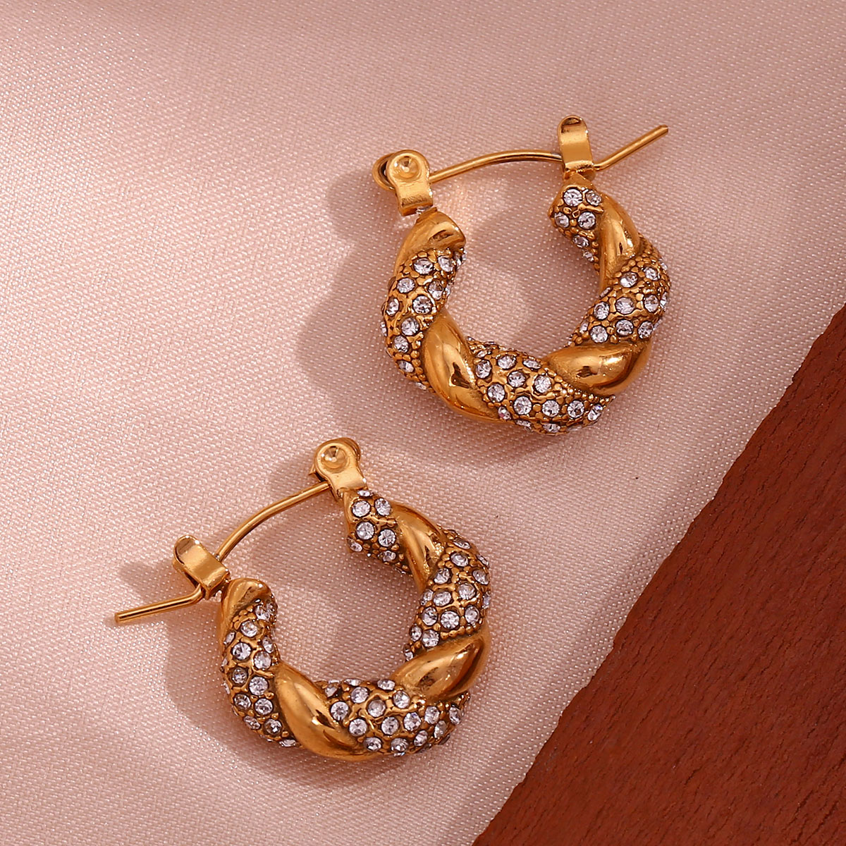 1 Pair Simple Style Classic Style Spiral Stripe Plating Inlay Stainless Steel Zircon 18k Gold Plated Earrings display picture 8